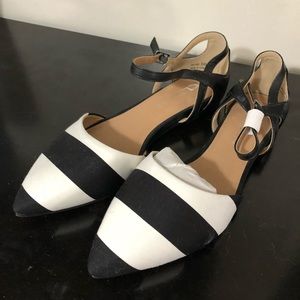 Chinese Laundry Black/White Flats Size 9, NWOT